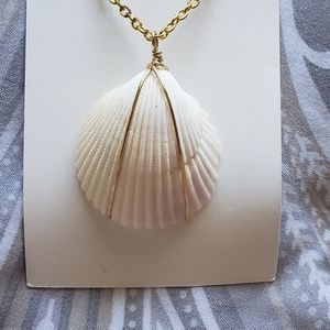 Shell necklace